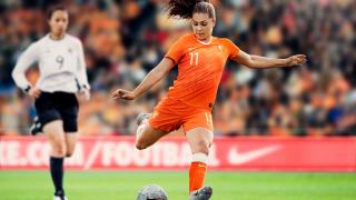 Nieuw WK-tenue OranjeLeeuwinnen onthuld